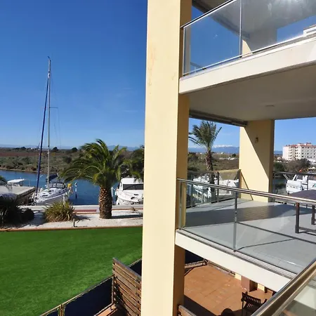 Rnet - Port Gran Apartment
